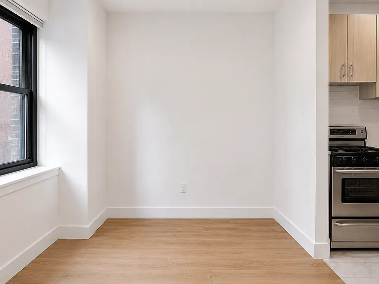 213 E 37th St #2F — Photo 5