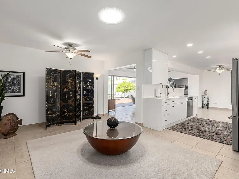 644 E La Jolla Dr — Photo 14