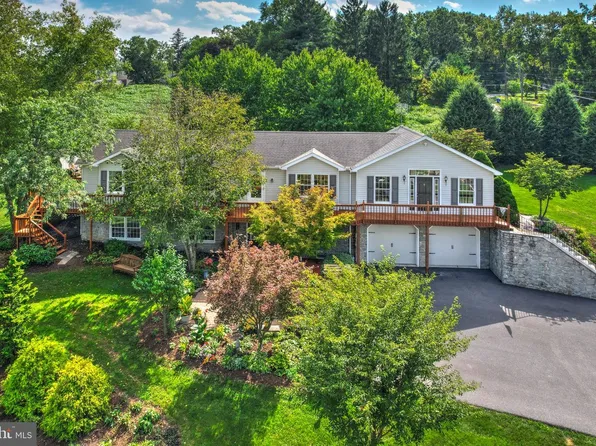 3701 E Elizabethtown Rd, Manheim, PA 17545