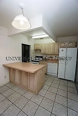 Rented by Universal Realty Group | media 14