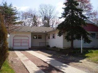 73 Newham Ave, Brentwood, NY 11717