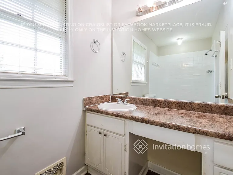 2424 Martin Luther King Jr Blvd — Photo 17