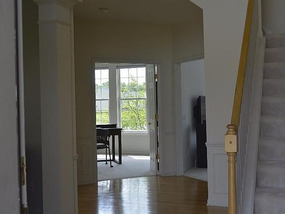 3rd image of 6622 Lakeway St