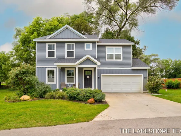 734 E 8th St, Holland, MI 49423
