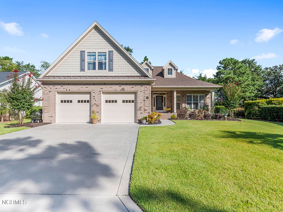 1st image of 3228 St James Drive SE