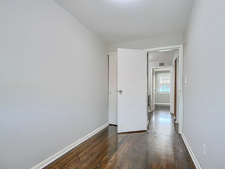 7842 Saint Boniface Ln — Photo 24