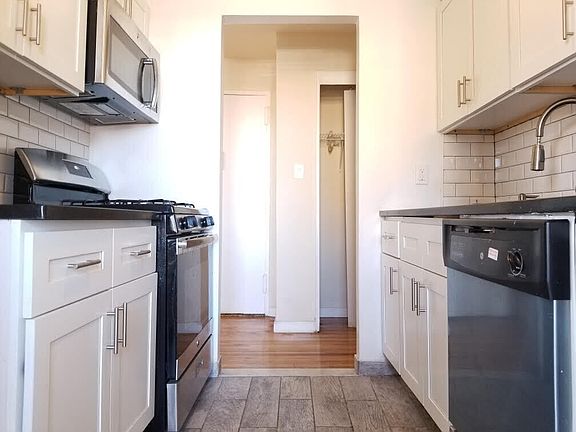 3rd image of 3707 147th St #1657