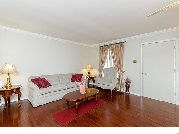 5th image of 4810 Parkton Pl