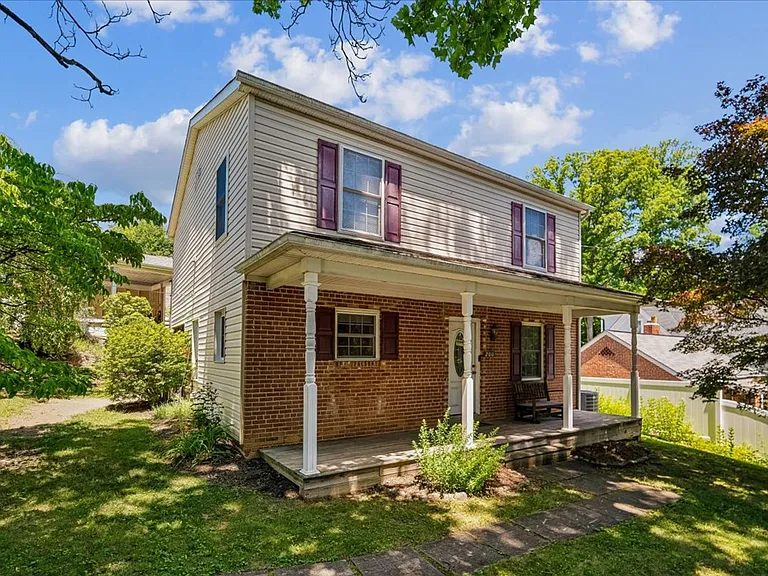 200 Geneva Ave — Photo 2
