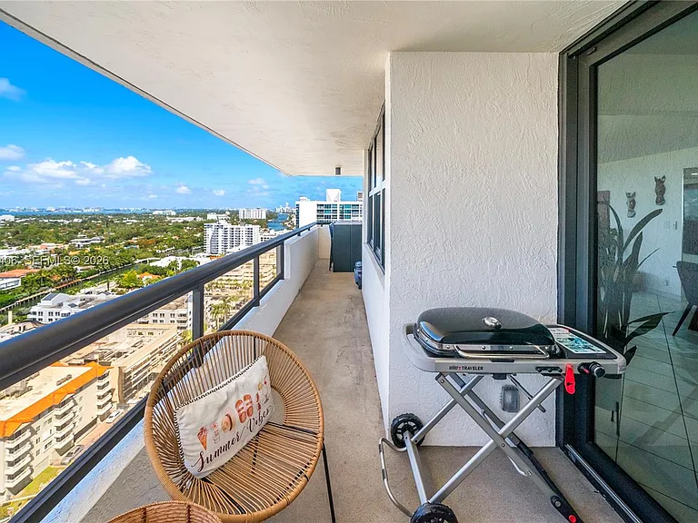2555 Collins Ave #2402 — Photo 38