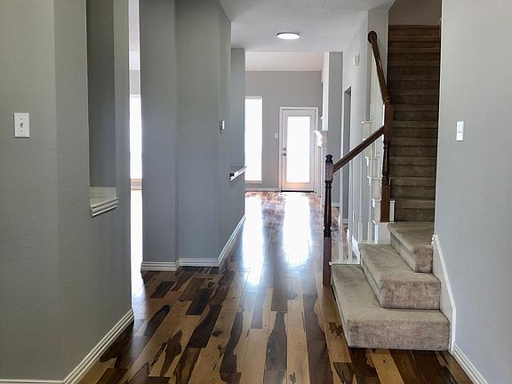 3rd image of 418 Parkview Dr