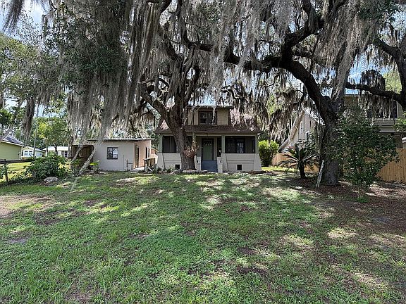 2nd image of 440 SW Magnolia Ave