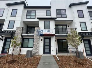 2074 S Holly St UNIT 4, Denver, CO 80222