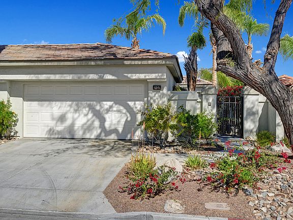 4th image of 466 Desert Holly Dr