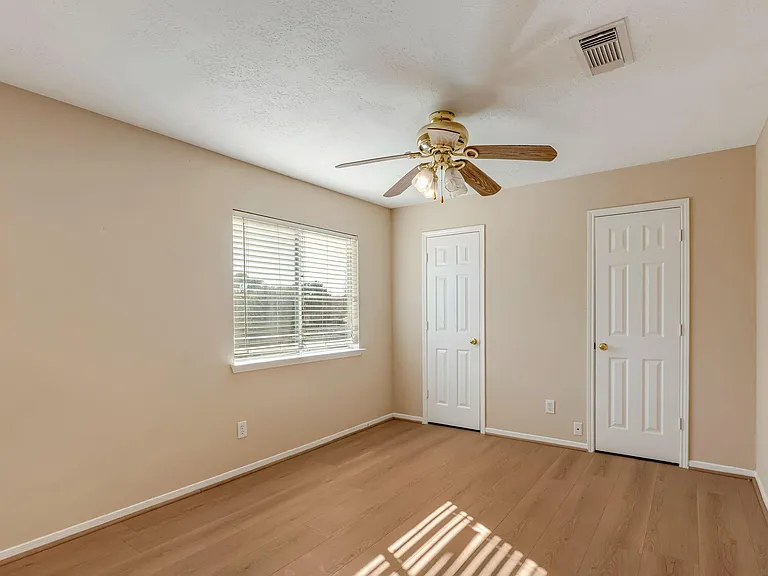 914 Chapwood Ct — Photo 15