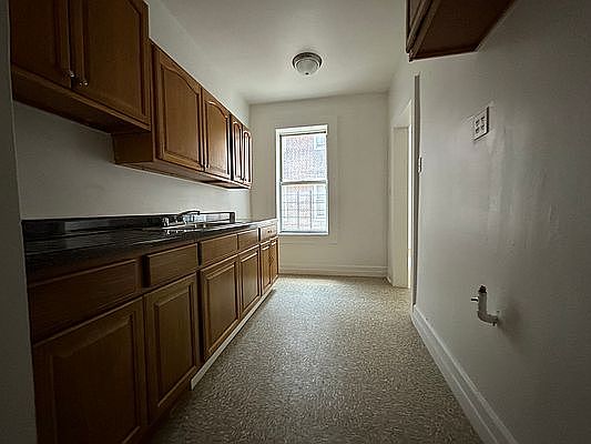 3rd image of 3593 Bainbridge Ave APT 4F