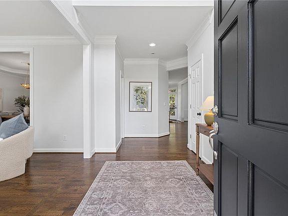 3rd image of 3356 Fieldwood Dr SE
