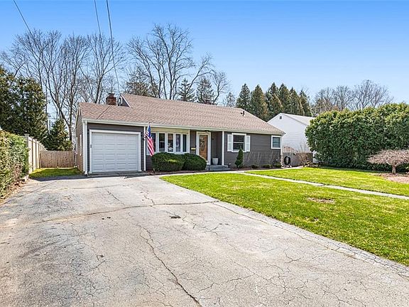 5th image of 26 Manning Dr E
