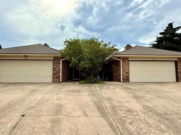316 Town Park Rd, Norman, OK 73072