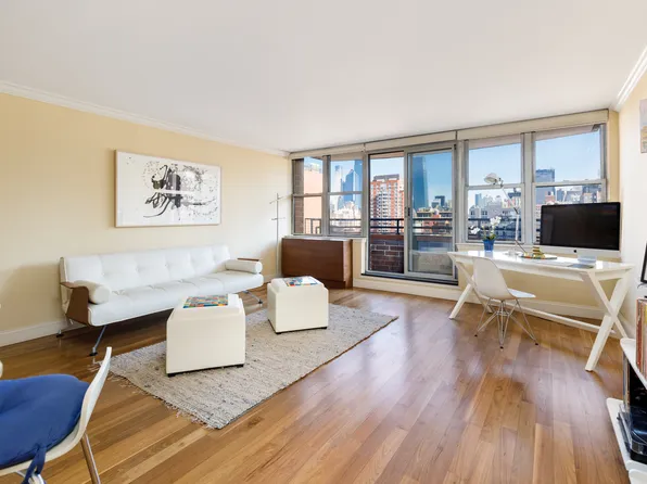 222 West 14th Street image 1 of 9