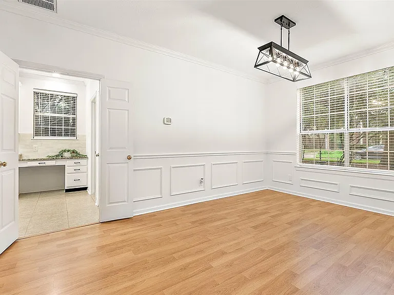 8 Greentwig Pl — Photo 7