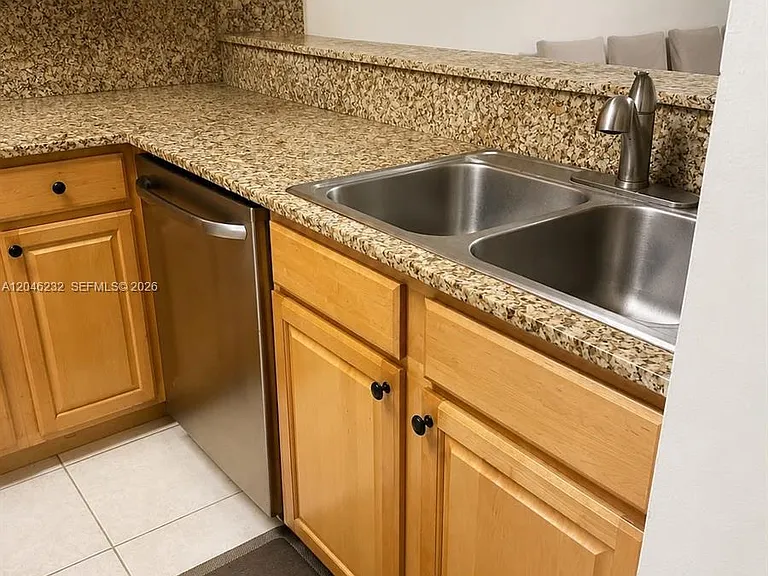 7954 NW 41st Ct — Photo 5
