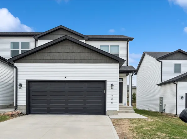 1206 E 28th St, Norwalk, IA 50211