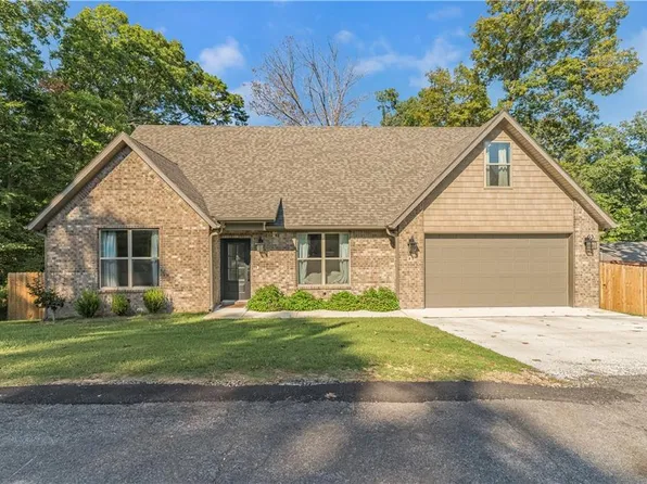 13 Hinckley Cir, Bella Vista, AR 72714