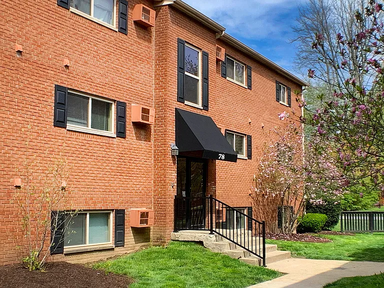 Crown Station Apartments — Photo 12