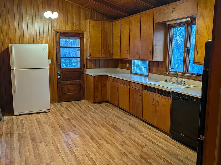 1829 Heyl Rd — Photo 5