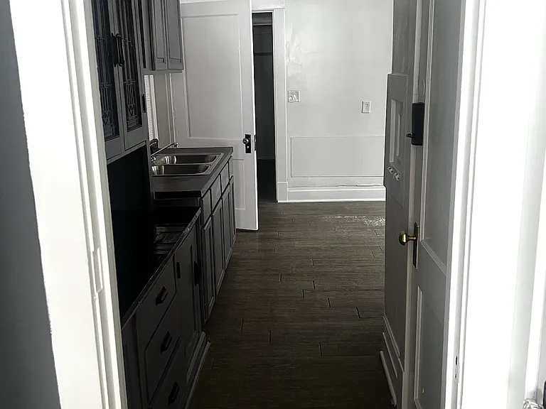 Case Ave — Photo 5