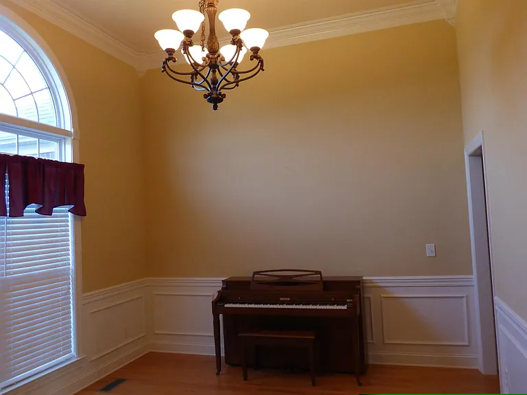 100 Mayfair Ct — Photo 5