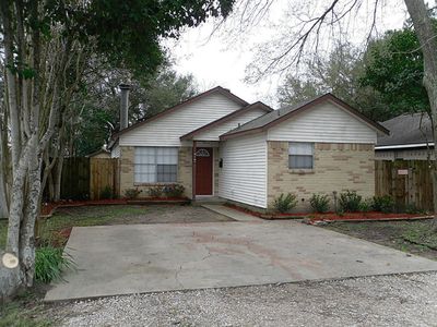 2107 N Austin Ave, Pearland, TX, 77581