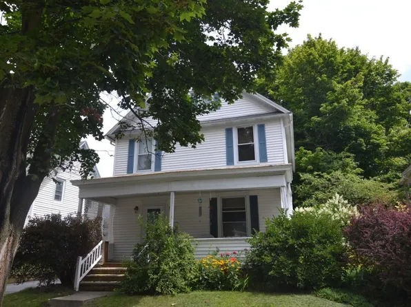 115 Cleveland Ave, Endicott, NY 13760