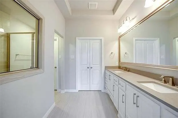 1005 Lady Lore Ln — Photo 5