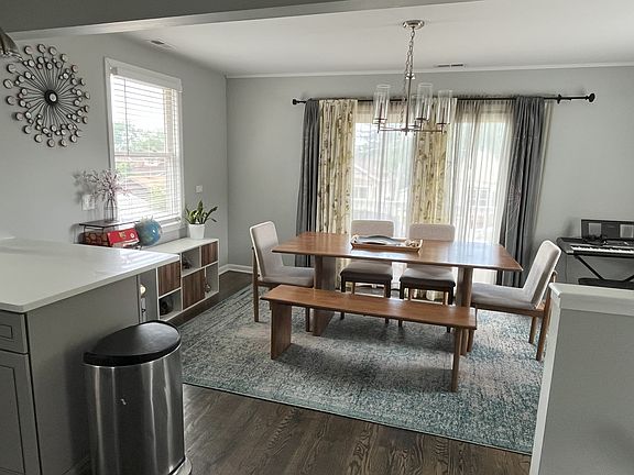 3rd image of 6241 N Sayre Ave #2