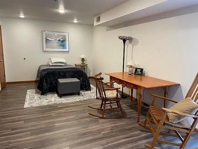332 S Linn St #407 — Photo 6