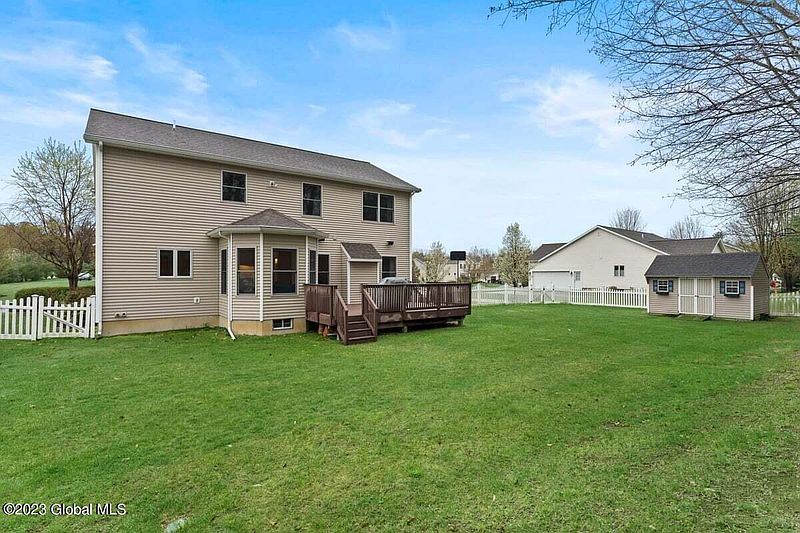 3rd image of 7 Saddlebrook Drive