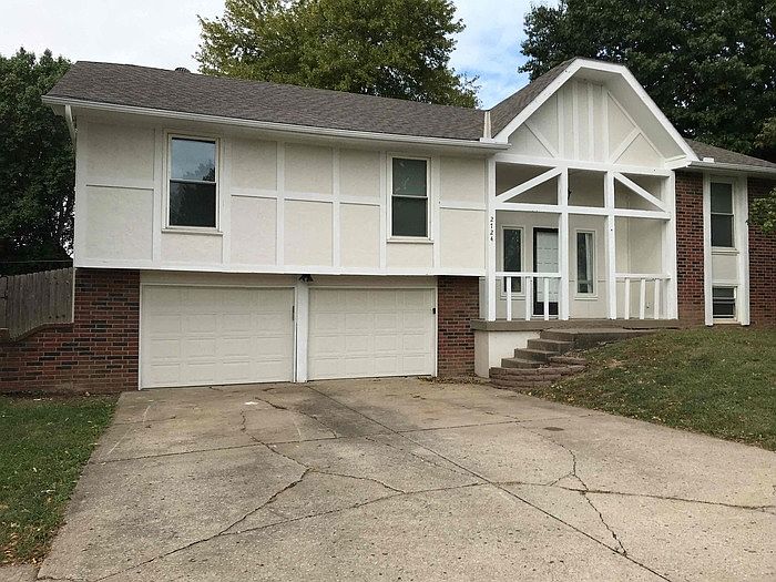 1st image of 2724 S Cogan Dr