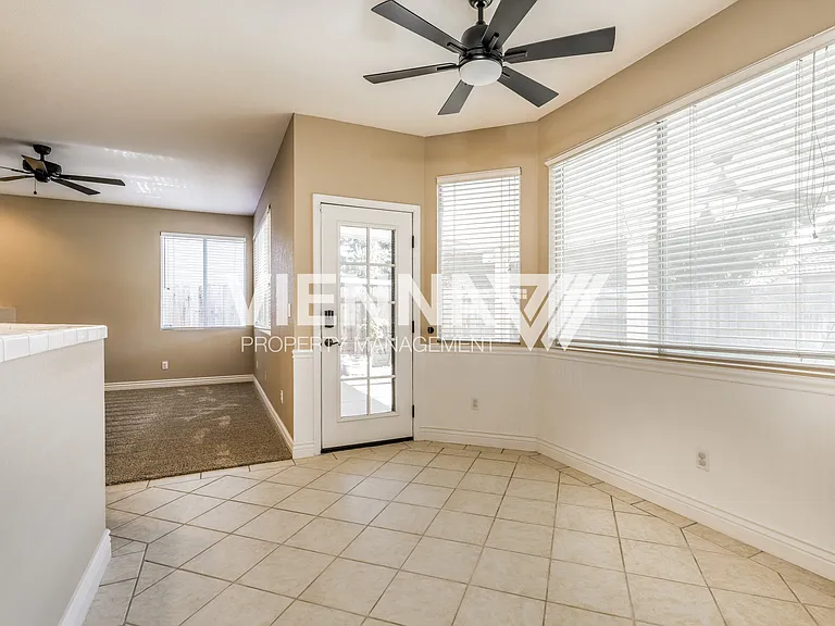 5308 Heritage Ct — Photo 5
