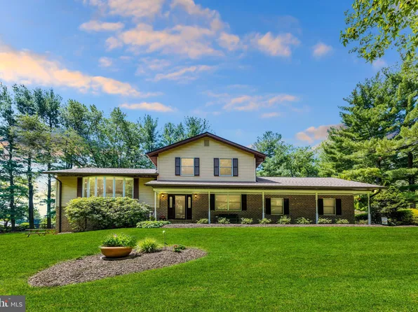 5 Quarterhorse Ct, Owings Mills, MD 21117