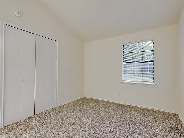 Sunflower Dr — Photo 12