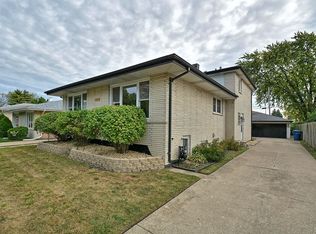 10825 Lamon Ave, Oak Lawn, IL 60453
