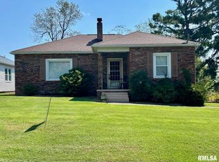 814 3rd St, Rosiclare, IL 62982