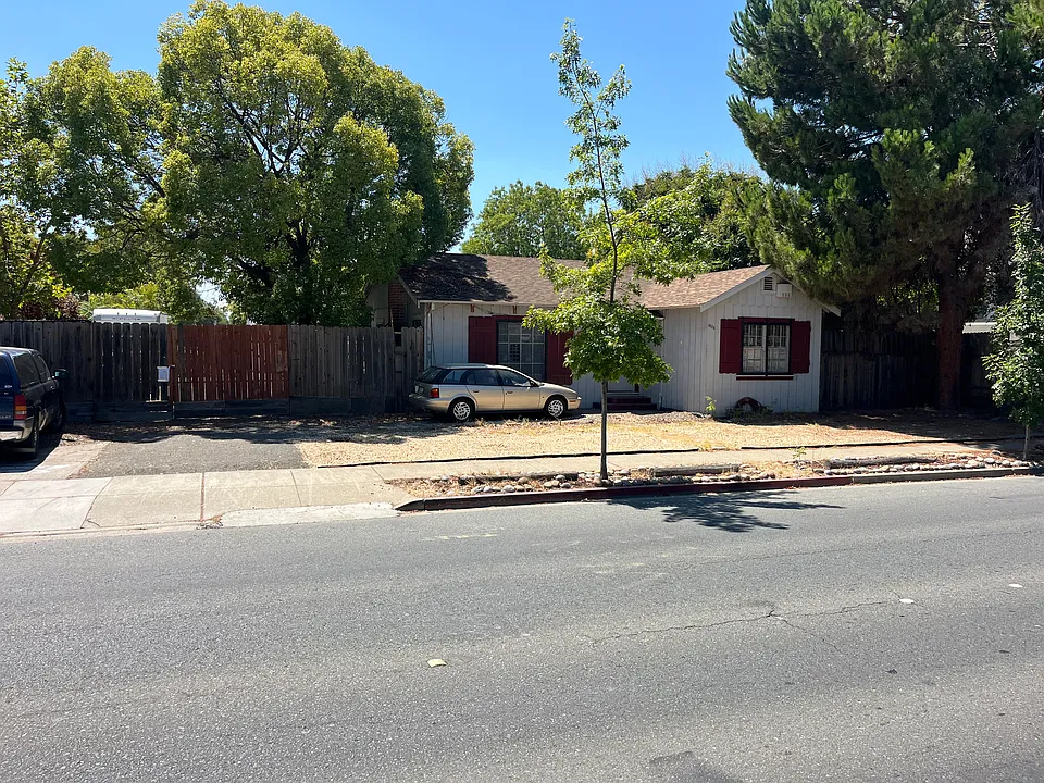 3024 Clayton Rd