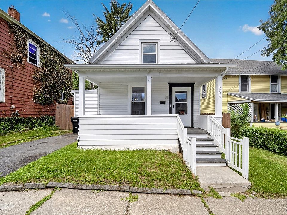 1st image of 209 Hazelhurst Ave