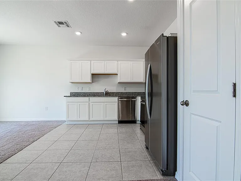 205 Mandovi St — Photo 15