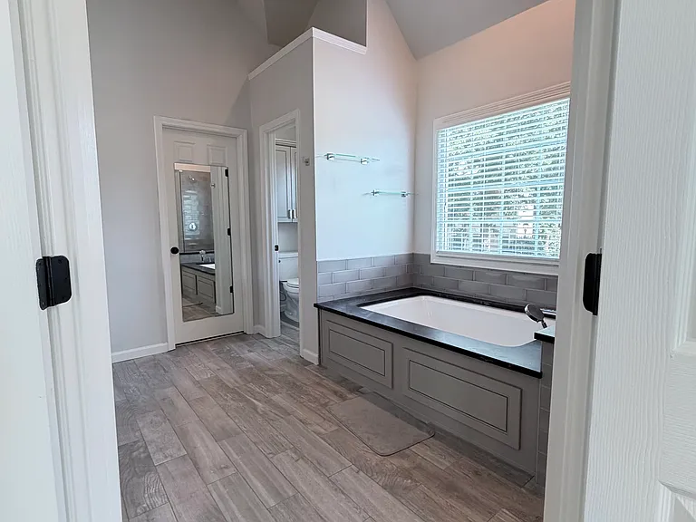 950 Lancaster Walk — Photo 28