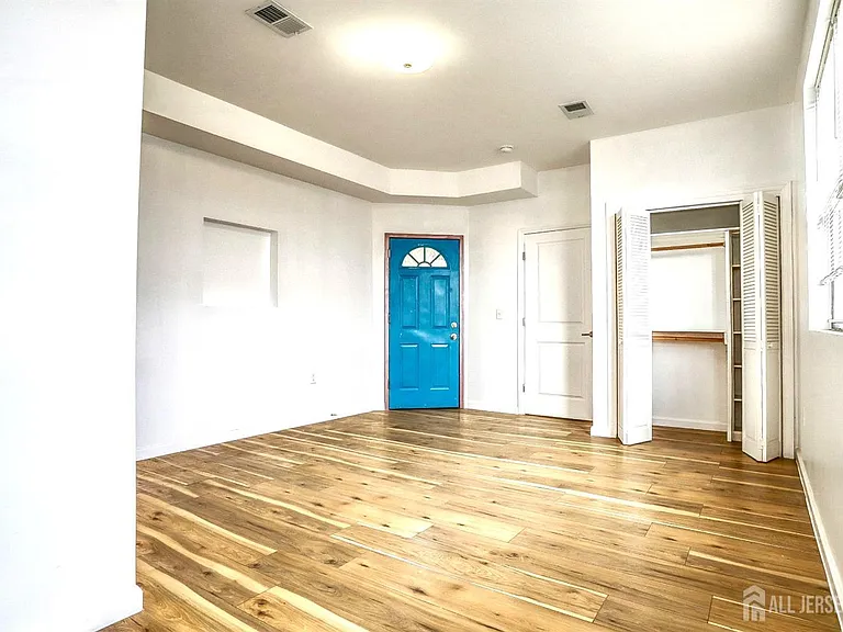 9017 Riverside Pl — Photo 15