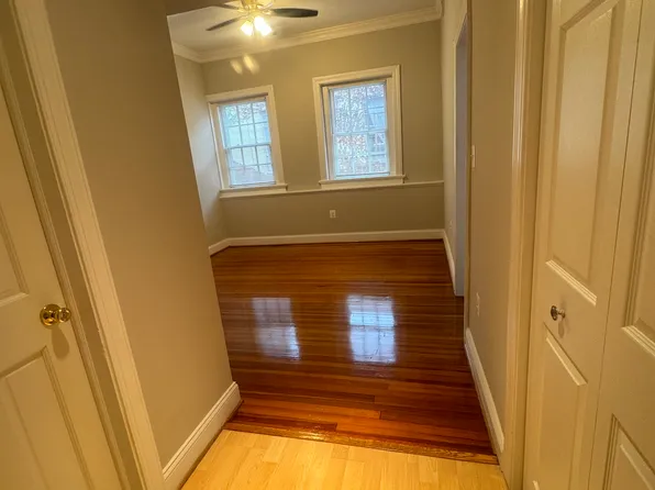 9 N 3rd St Unit 2B, Warrenton, VA 20186